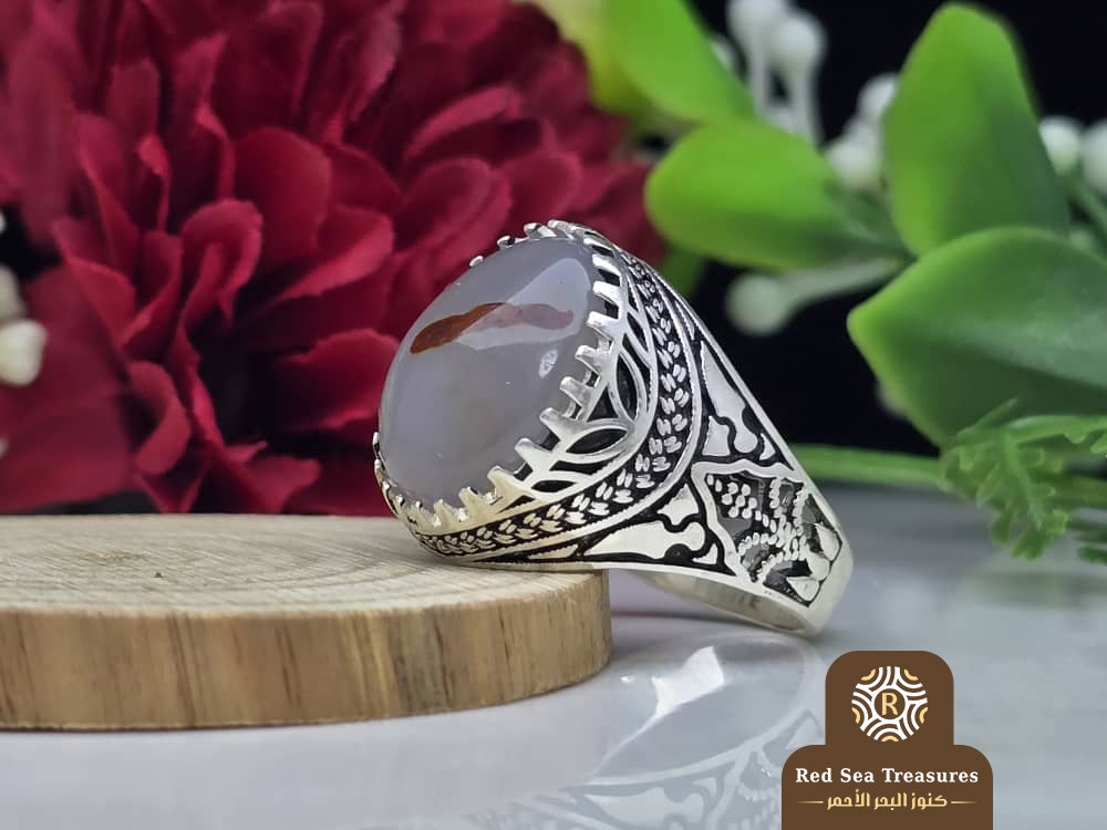 White Agate – Floating Ember Vein